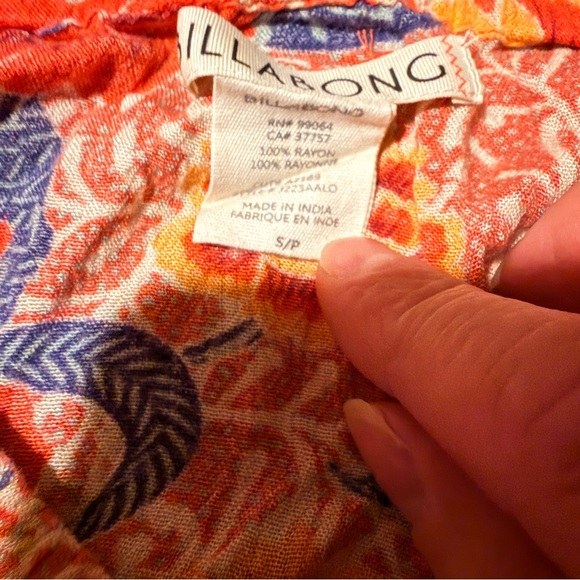 Billabong Floral Romper – Size Small - Picture 4 of 8